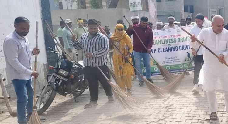 नगर निगम रोहतक द्वारा वार्ड 1 व 6 में विशेष सफाई अभियान चलाया गया