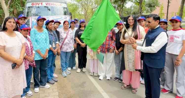 साहसिक गतिविधियों में भाग लेने के लिए एमडीयू का एनएसएस दल मनाली रवाना हुआ