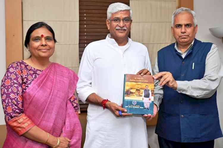 केंद्रीय मंत्री गजेंद्र सिंह शेखावत का एमडीयू पहुंचने पर कुलपति ने किया अभिनंदन