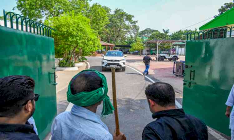 Rabri Devi begins vacating 10 Circular Road residence in Patna after 4 notices by Bihar govt