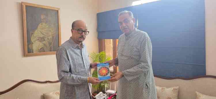 Senior BJP leader Sanjay Tandon meets Chhattisgarh Governor Ramen Deka , recalls family’s deep connect with Chhattisgarh