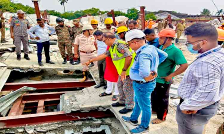 Kolkata godown collapse: Eastern Railway’s 70-member team with specialised equipment joins rescue operations