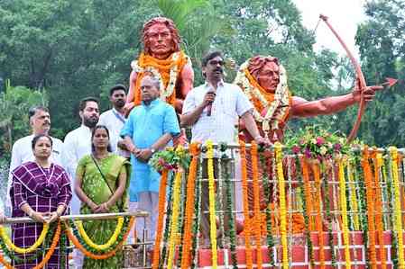 Jharkhand CM, LoP pay tribute to Sidhu-Kanhu on Hul Diwas