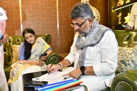 CM Shivakumar launches Karnataka's SIR drive, urges voters to complete Enumeration Forms