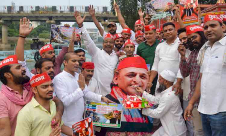 Rahul Gandhi, CM Adityanath extend 'warm', 'heartfelt' birthday greetings to SP chief Akhilesh Yadav