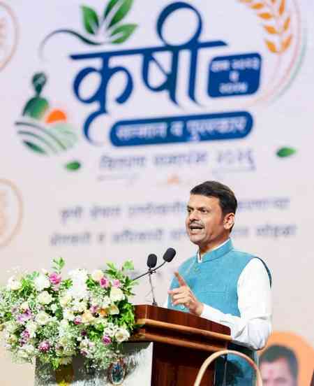 CM Fadnavis announces India’s first AI app for agriculture