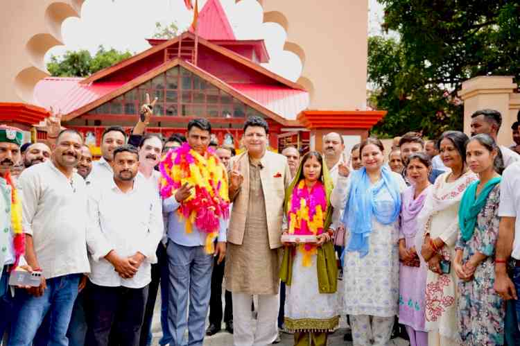 BJP Takes Control of Dharamshala Panchayat Samiti; Alok Kumar Elected Chairperson, Saroj Vice-Chairperson