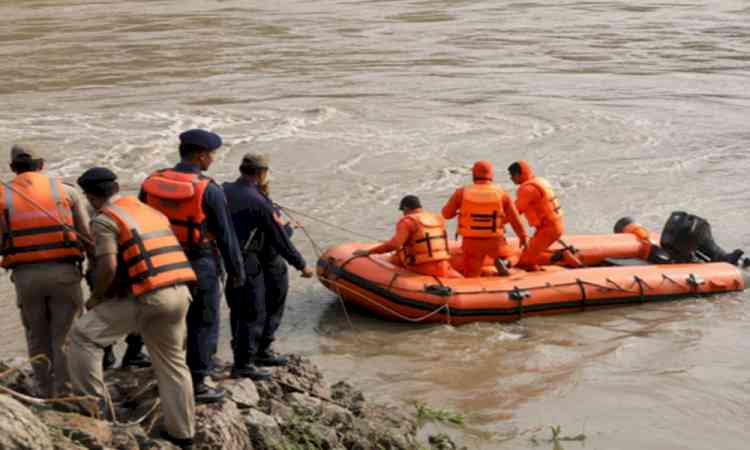 J&K Police, SDRF rescue four children stranded in Tawi river