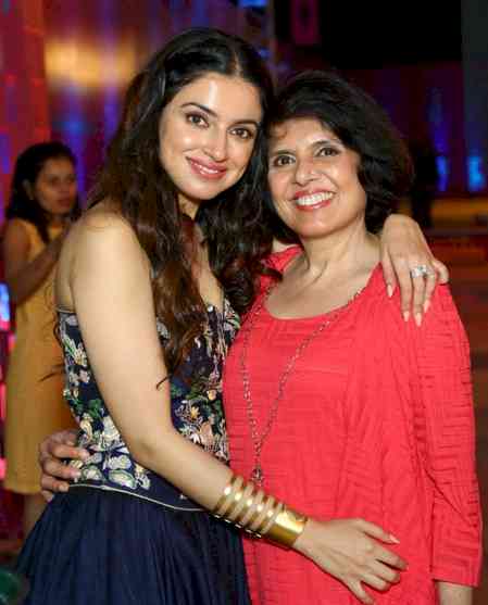 Divya Khossla says 'the strength in me is you' as she remembers her mother on death anniversary 