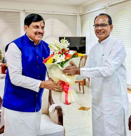 Shivraj meets MP CM Yadav; discusses development, Centre-State coordination