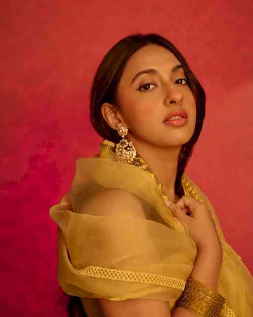 Akanksha Ranjan bitten by a dog during shoot 