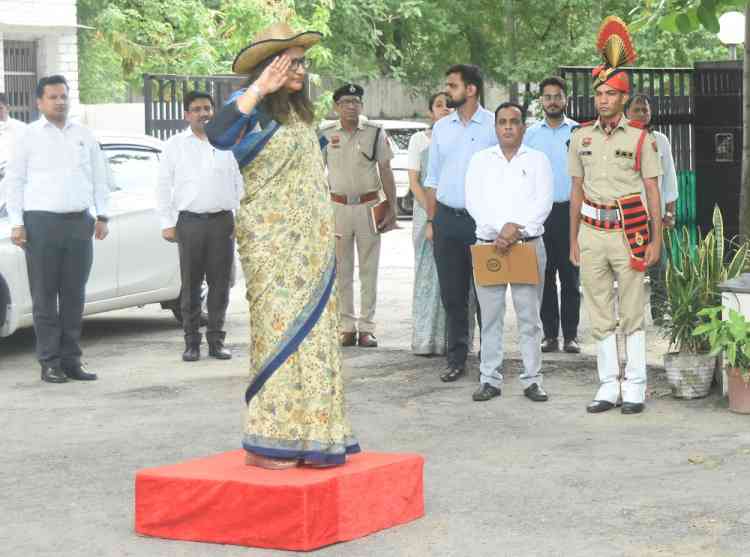 आईएएस मोनिका मलिक ने संभाला रोहतक मंडल की आयुक्त का कार्यभार