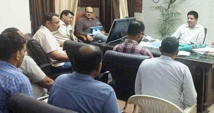समय पर लौटाएं बीएलओ द्वारा वितरित एसआईआर फॉर्मः एसडीएम आशीष कुमार