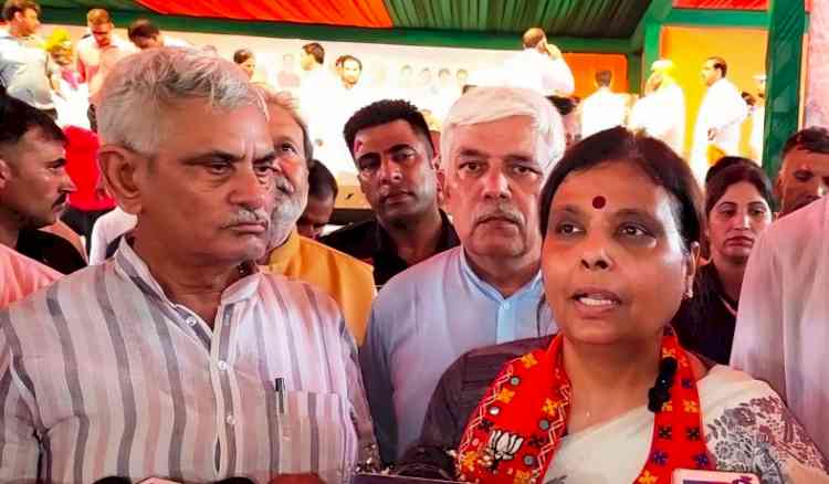 महिलाओं का सम्मान नहीं करती कांग्रेसः डॉ. अर्चना गुप्ता