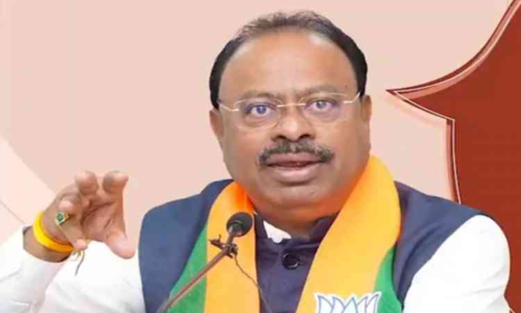 'Only farmers can buy agricultural land in Maha': Minister warns mafias
