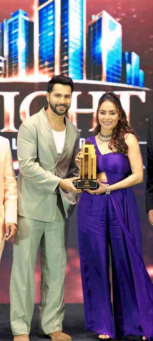 Nikita Rawal Honoured by Varun Dhawan 