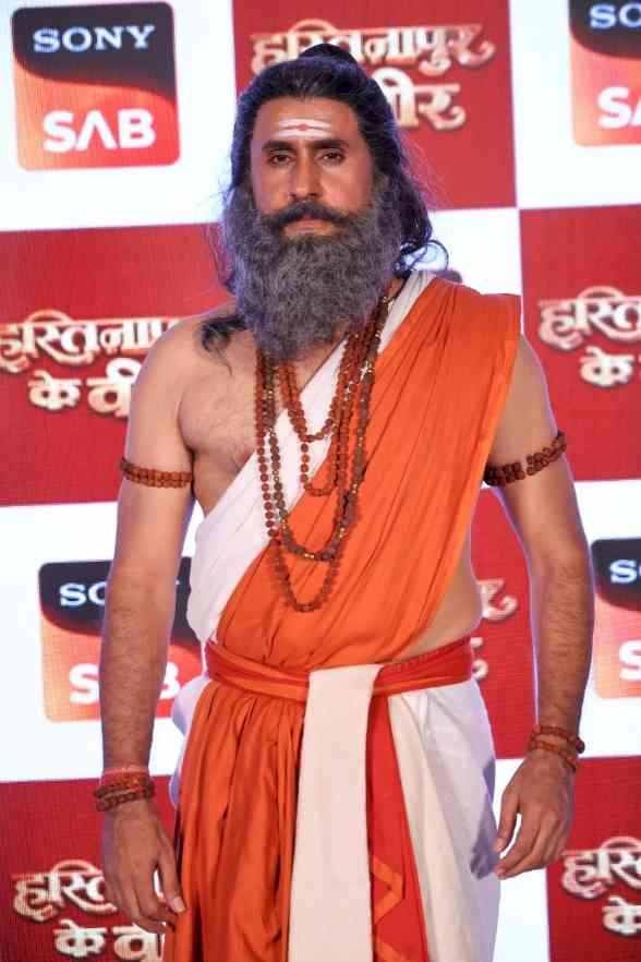 “Dronacharya believes every lesson should make his students stronger, both in skill and in values” says Jiten Lalwani as he enters Sony SAB’s Hastinapur Ke Veer