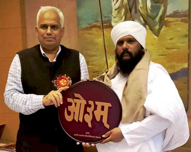 जटेला धाम के महंत ने एमडीयू कुलपति के साथ शिक्षा व समाज के विकास पर की चर्चा