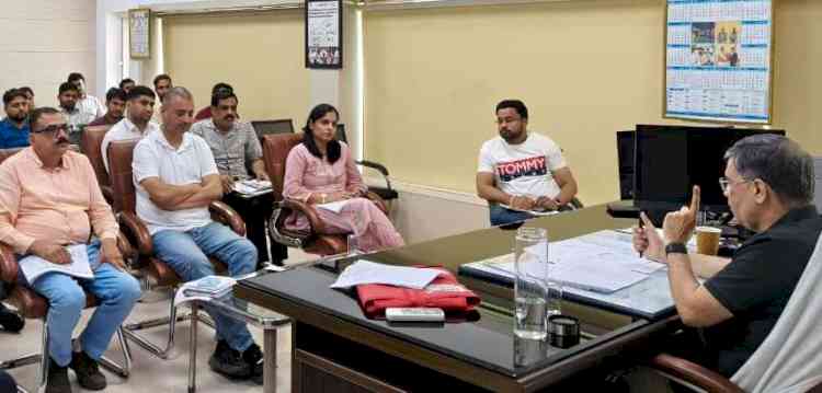 विकास कार्यो में गुणवत्ता, पारदर्शिता एवं समयबद्धता हो सुनिश्चितः निगमायुक्त सत्येंद्र दूहन