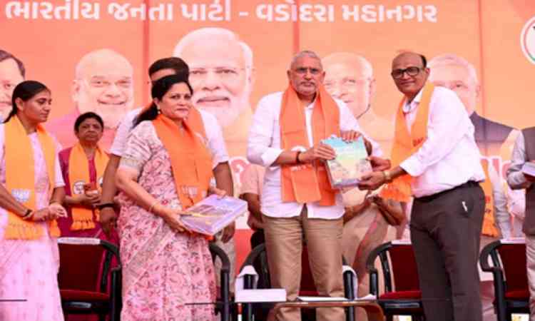 Gujarat: 7 candidates file 15 nomination papers for Manjalpur bypoll