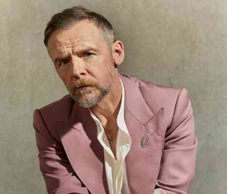 Simon Pegg says his friendship with Tom Cruise helped him cope with fame