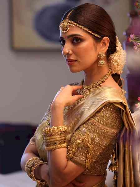 Malavika Mohanan shares first look from 'Idhayam Murali', says working with Fahadh Faasil 'felt like being back in college'