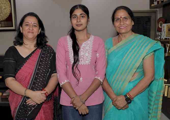 PCM S.D. College for Women Shines as Paramdeep Kaur Secures University First Position in B.Sc. Fashion Designing Semester-VI