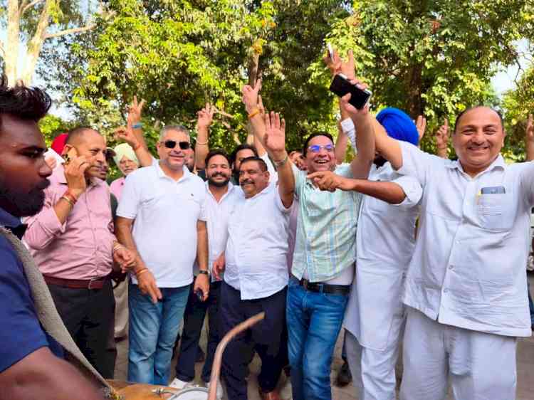 Congress retains control of Ferozepur MC, Ashok Sachdeva elected president