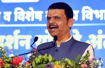 Maha should have most accessible government services: CM Fadnavis