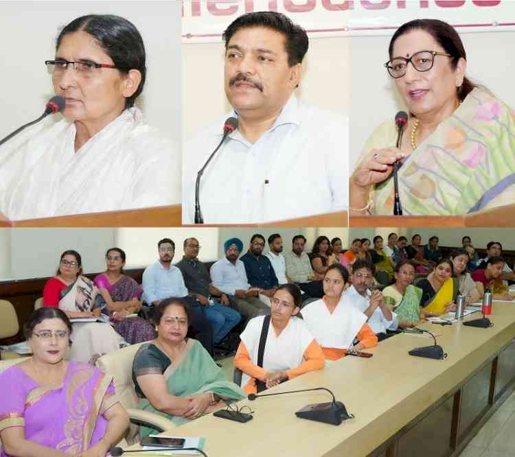 Prominent Scholars Emphasise Core Human Values at KMV’s Faculty Development Program