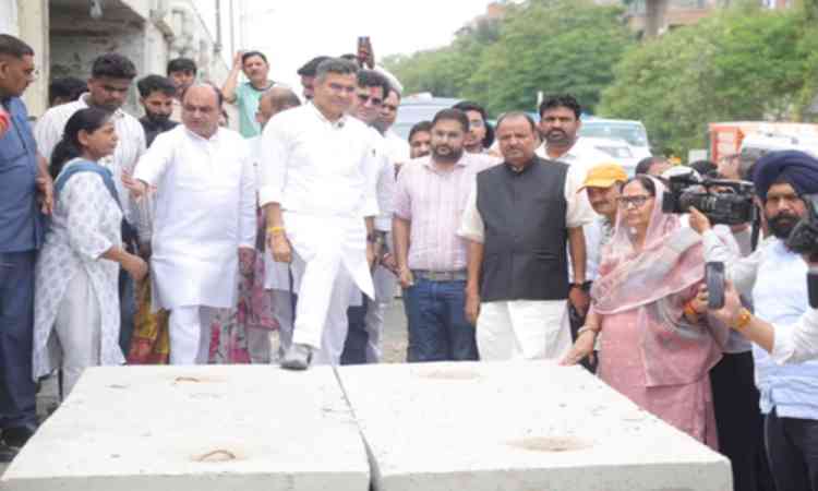 Delhi Minister promises pedestrian skywalk at Laxmi Nagar crossing