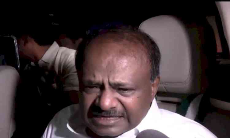 Kumaraswamy pays tribute to mother Chennamma; final rites on July 20