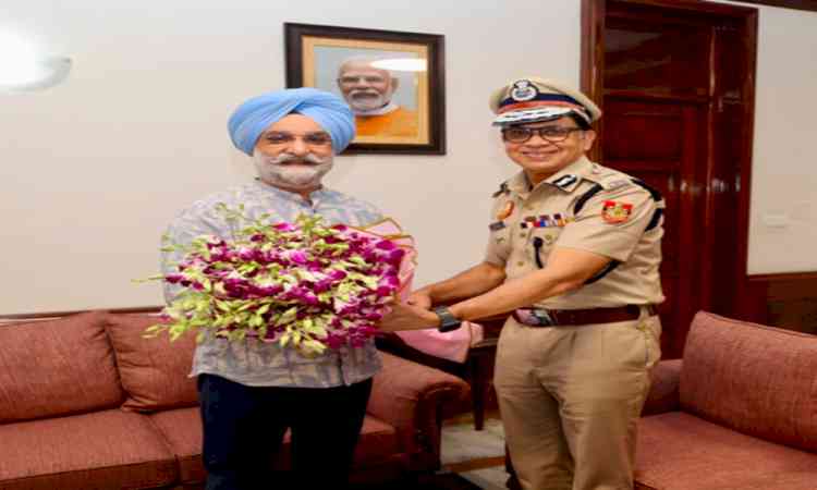 New Delhi Police chief calls on L-G TS Sandhu at Lok Niwas