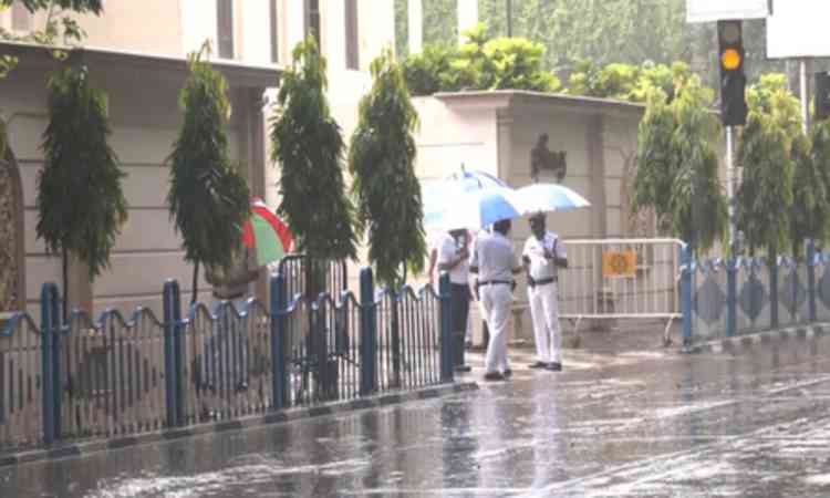 Heavy rain to lash Bengal through next week, red alert for four districts in north