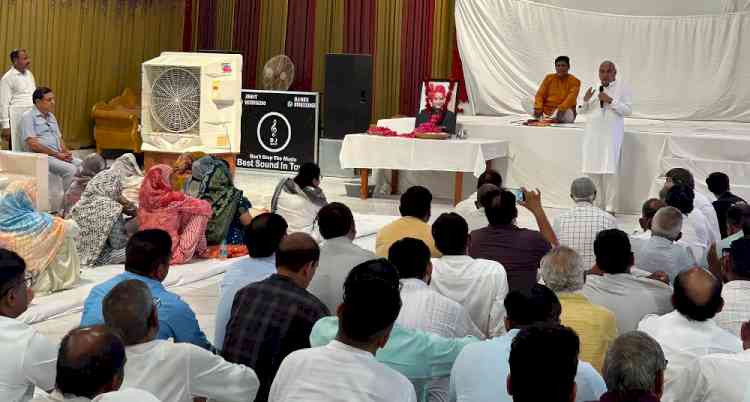 Former CM Hooda and other dignitaries pay tribute to Prof. Ram Ratan Saini