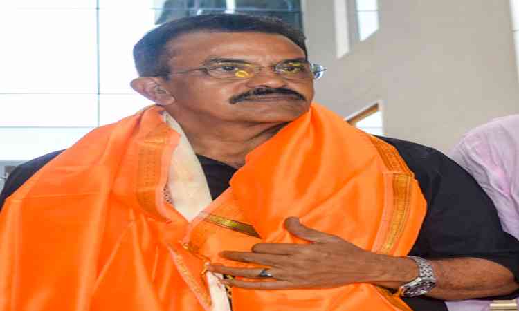 ‘Uddhav Sena crumbling’: Shiv Sena leaders amid uproar over recognition to 6 SS (UBT) MPs