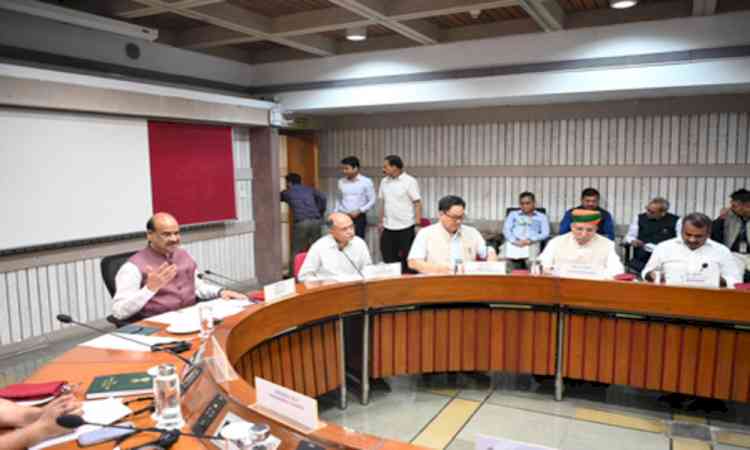 LS Speaker discusses key business issues on eve of Monsoon Session