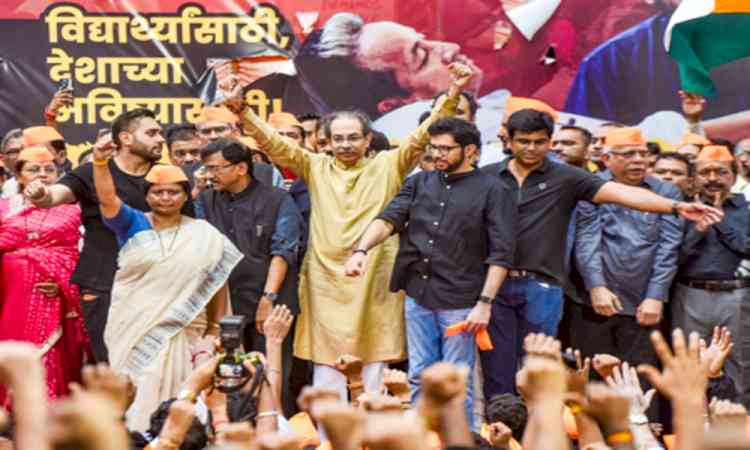Uddhav Thackeray to meet protesting students in Delhi tomorrow