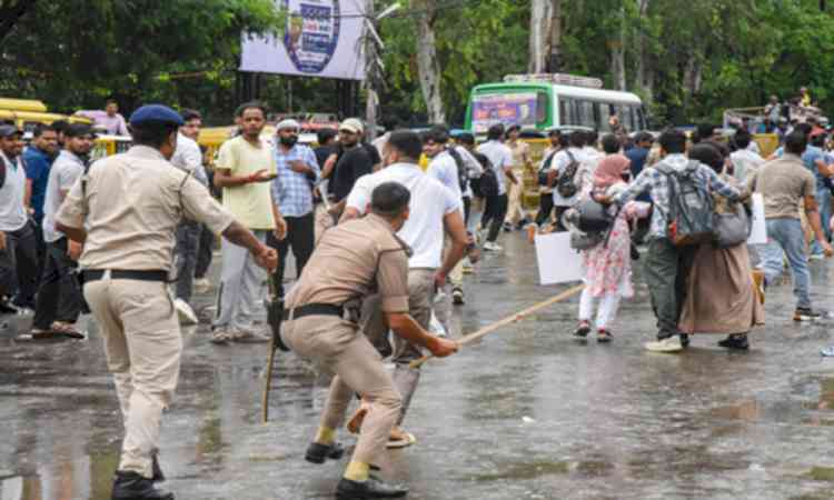 Bihar Assembly witnesses uproar over Patna students' stir, police lathi-charge on protestors