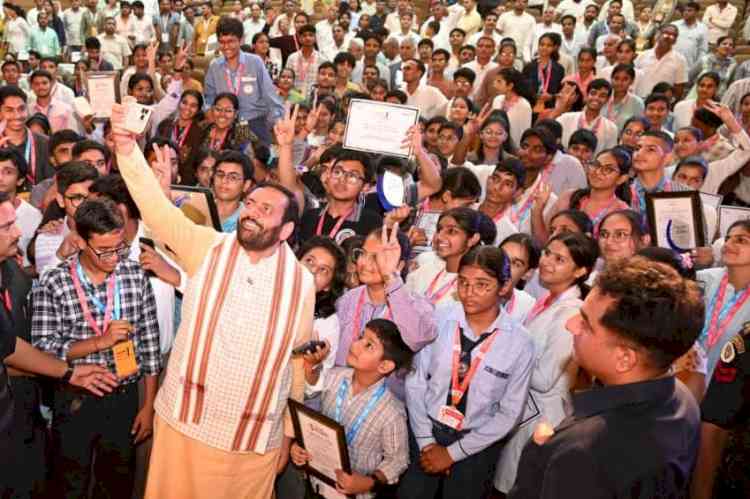 Haryana Government to Take Students on International Educational Tours: CM Nayab Singh Saini - Chief Minister honours meritorious students from all districts