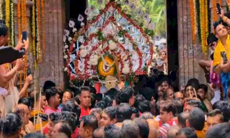 Rath Yatra: Lakhs gather in Puri as Bahuda Yatra begins with Pahandi Bije rituals