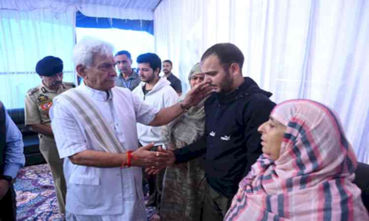 J&K L-G visits cop’s family, says nation salutes his supreme sacrifice