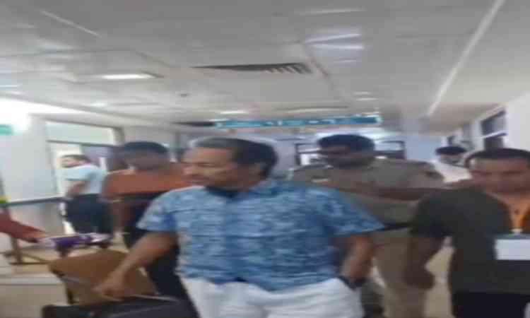 'Arrest me': Sonam Wangchuk's confrontation with Police at Safdarjung Hospital goes viral