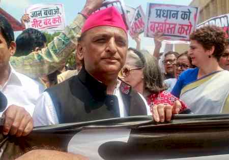 'Pradhan should've resigned earlier': SP chief Akhilesh Yadav questions Centre's delay