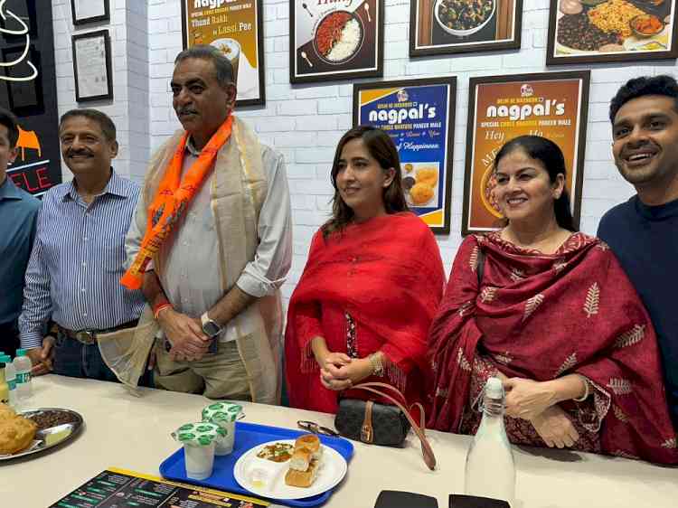 Hygienic Open-Kitchen Street Food Showroom Opens in the Heart of Chandigarh; Street Vendor Prices, Clean Dining Experience