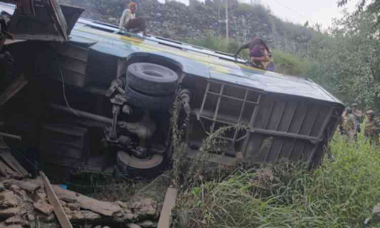 30 injured as bus carrying Amarnath Yatris skids off road in J&K’s Ganderbal