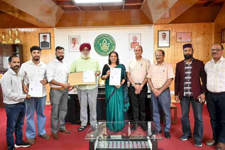 Nauni University Signs MoU with CropWave to Promote Digital Horticulture and Farmer Empowerment