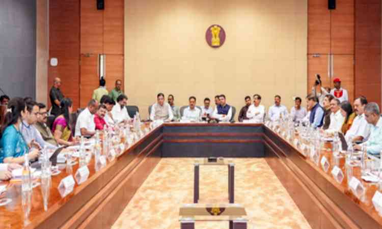 Maha govt committed to tiger conservation: CM Fadnavis