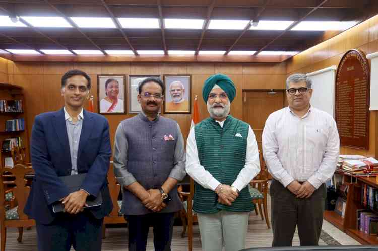 LPU’s Founder & Chancellor Dr. Ashok Kumar Mittal, Meets Delhi LG Taranjit Singh Sandhu to Discuss Education and Healthcare