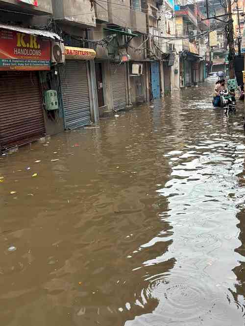 A few hours of rain leave Ludhiana flooded; water enters homes and shops, causing losses worth lakhs